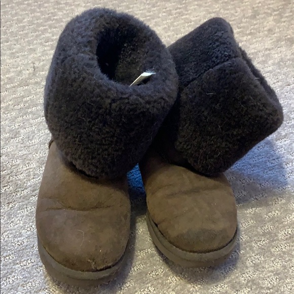 TALL CHOCOLATE UGG BOOTS - Picture 2 of 4